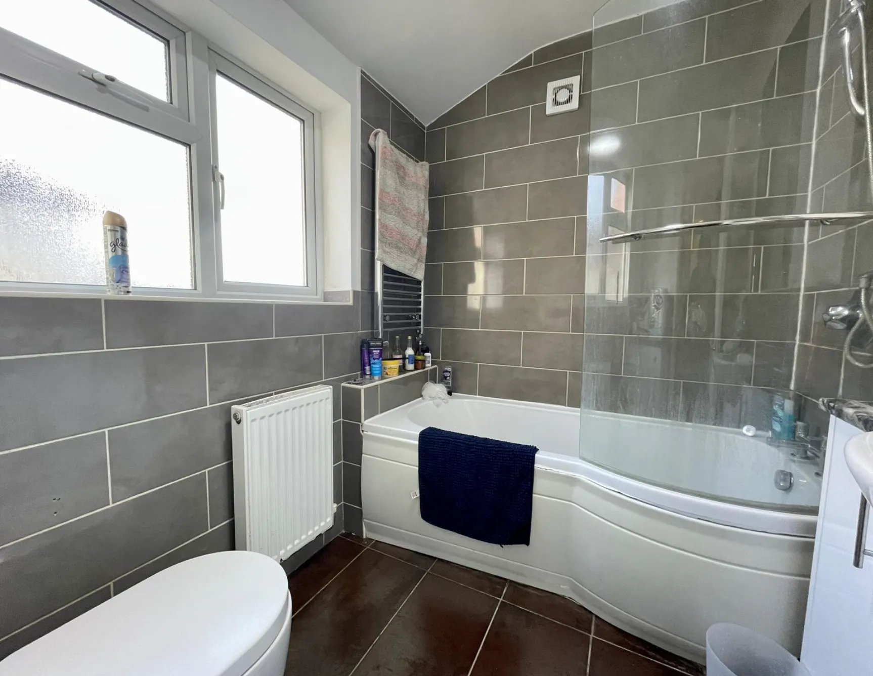 3 Bedroom - Sausthorpe Street - Bills Inclusive - Image 1